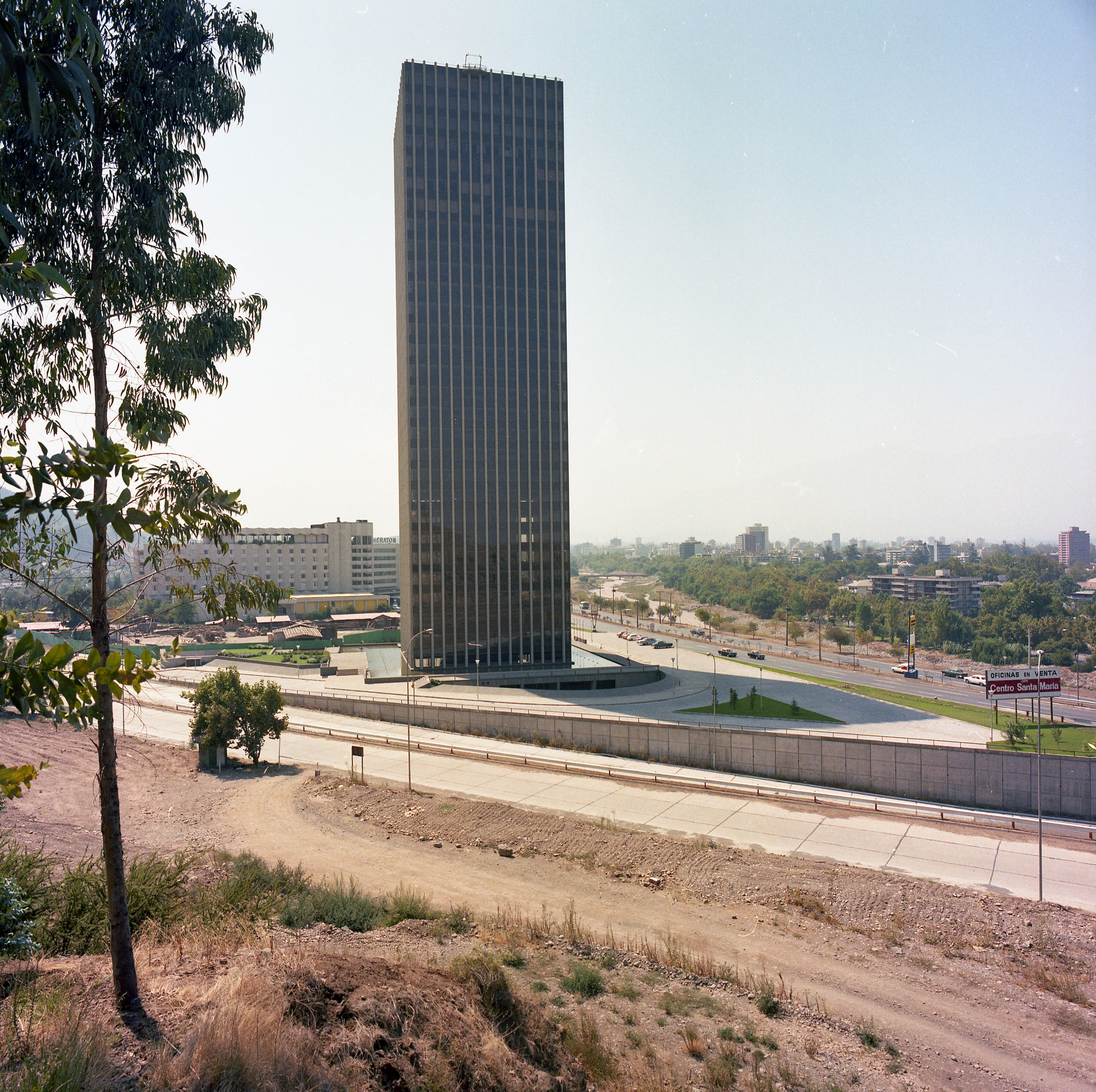 Torre Centro Santa María, 1993