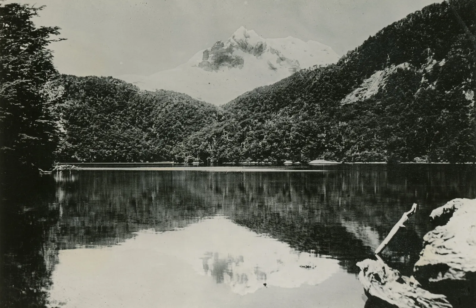 Cerro Tronador desde Laguna, 1930