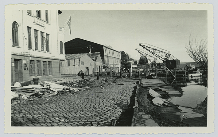 Malecón y aduana posterior al terremoto de 1960 - Ciudad de Valdivia