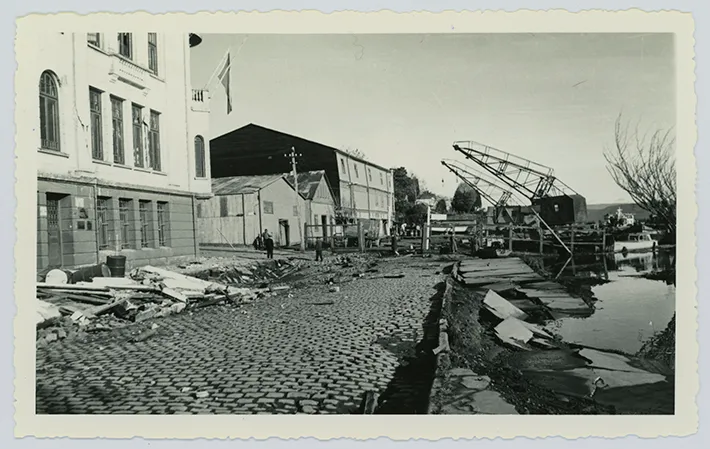 Malecón y aduana posterior al terremoto de 1960 - Ciudad de Valdivia