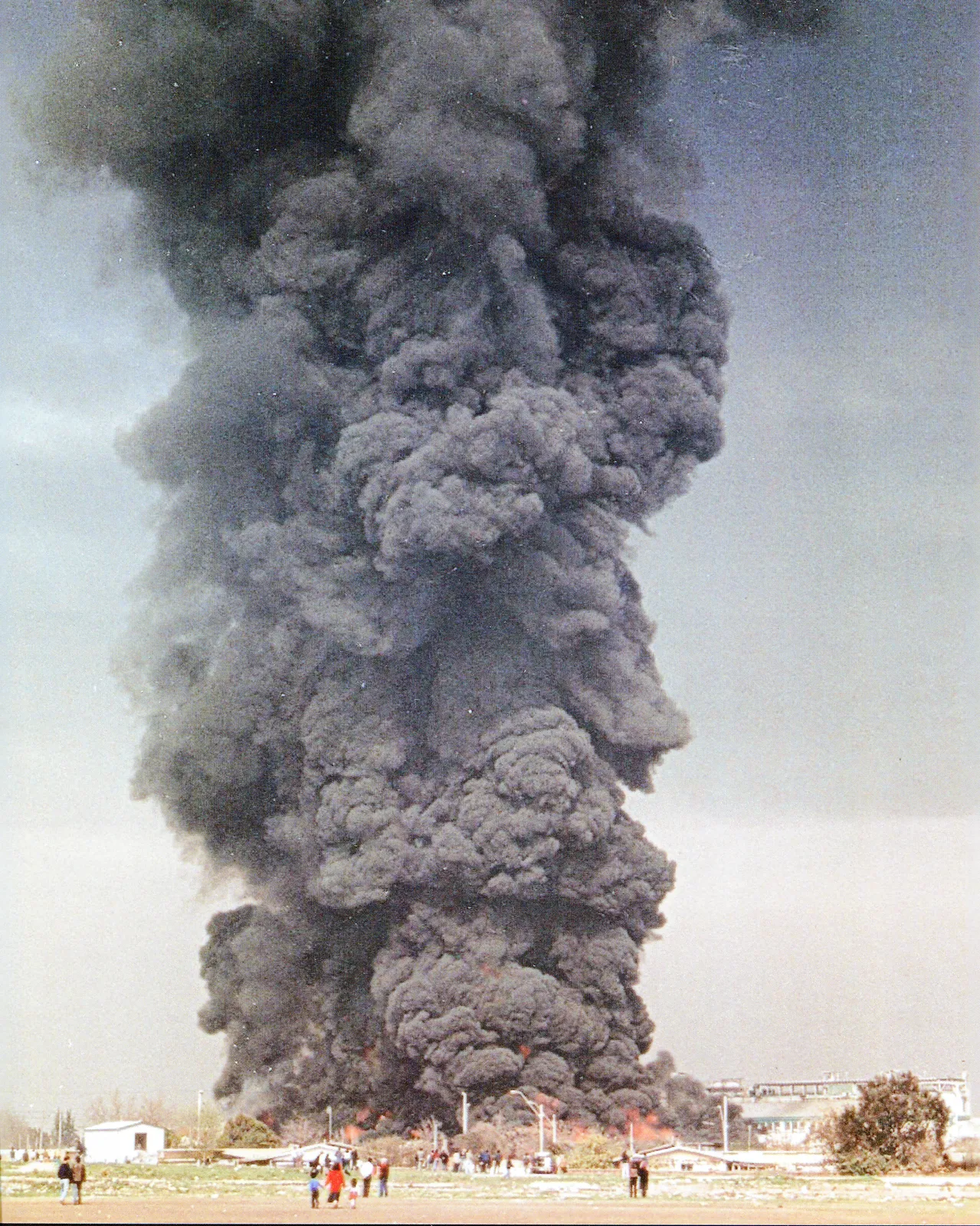 Incendio Complejo Industrial Mathiesen y Molypac 1995