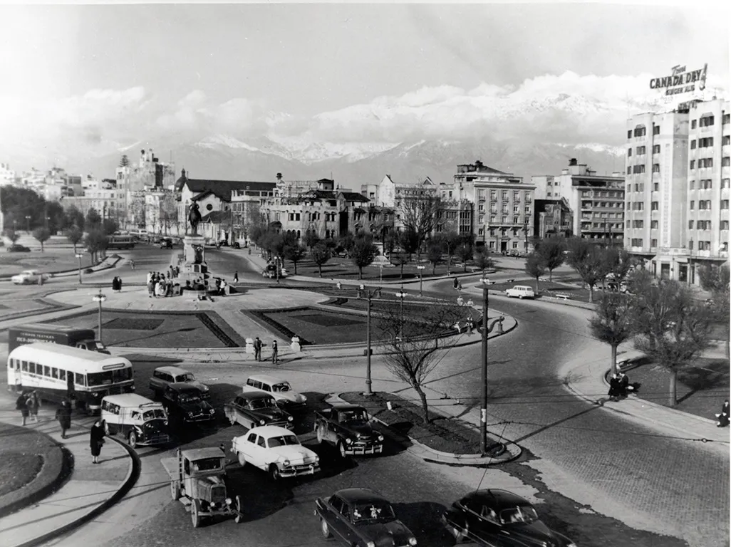 Plaza Baquedano 1944
