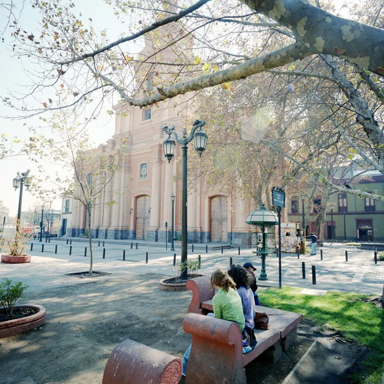 Plaza Teresa De Los Andes, 1999