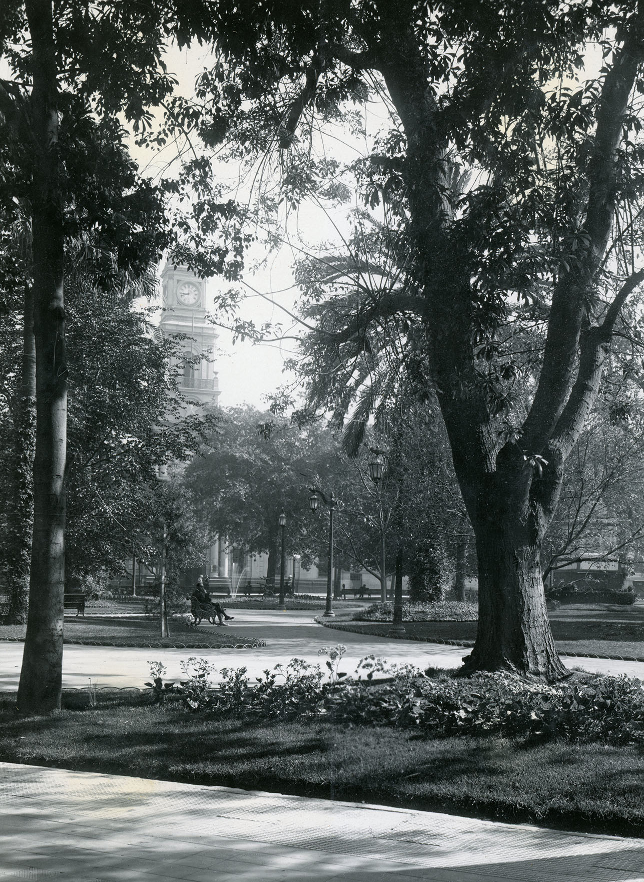 Plaza de Armas de Santiago C.a 1930
