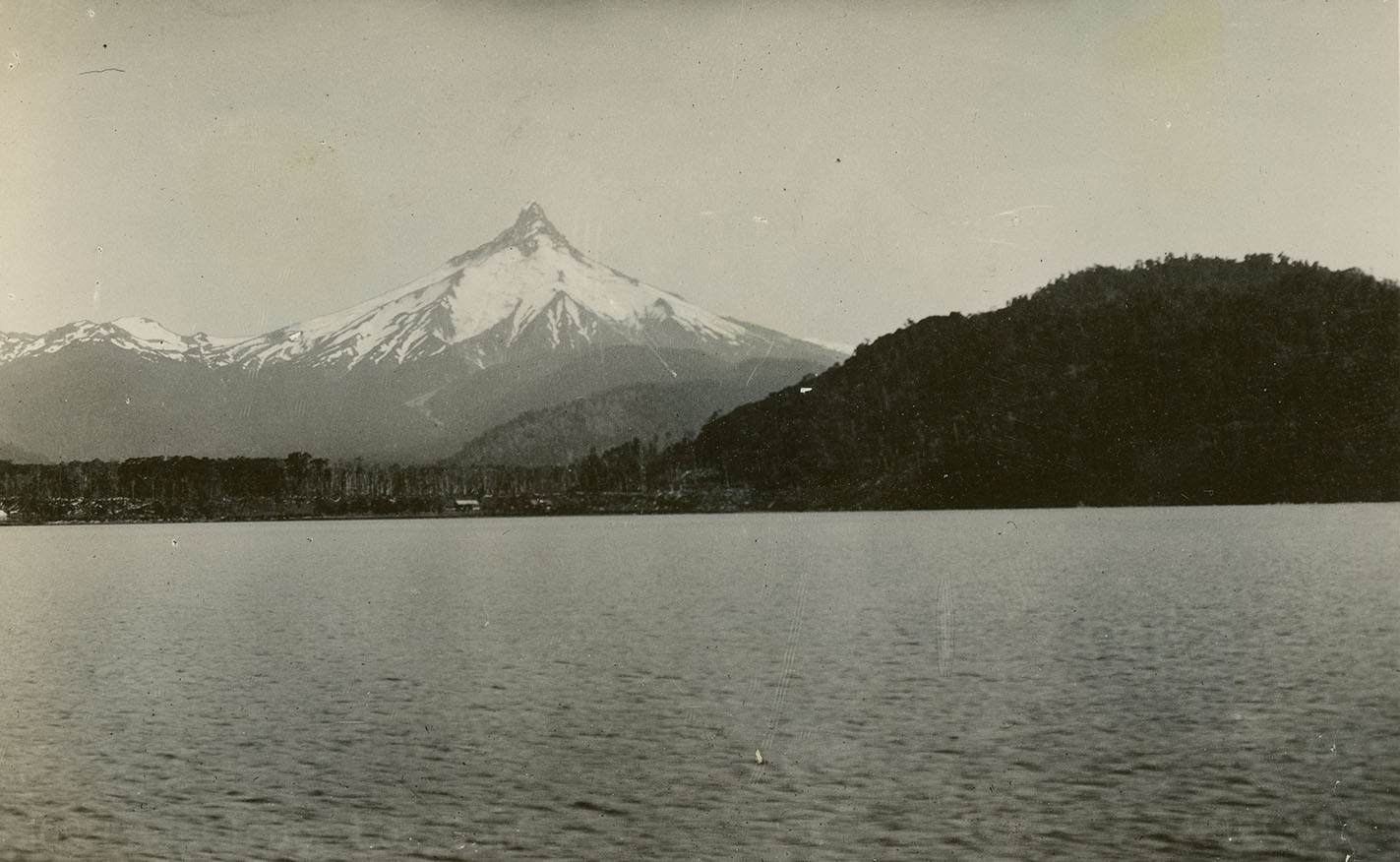 Volcán Puntiagudo C.a 1930