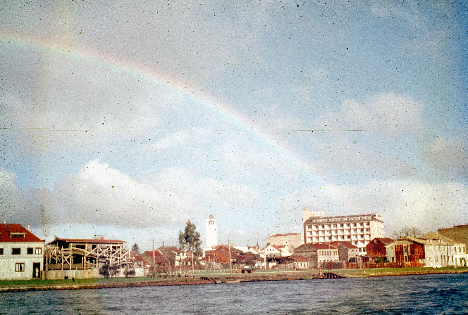 Arcoiris sobre Valdivia, 1960