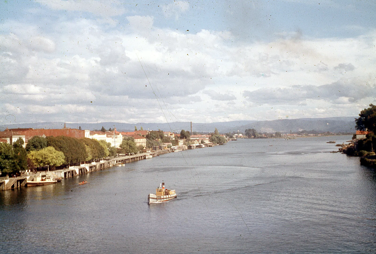 Rio Calle Calle desde el Puente Pedro de Valdivia, 1960
