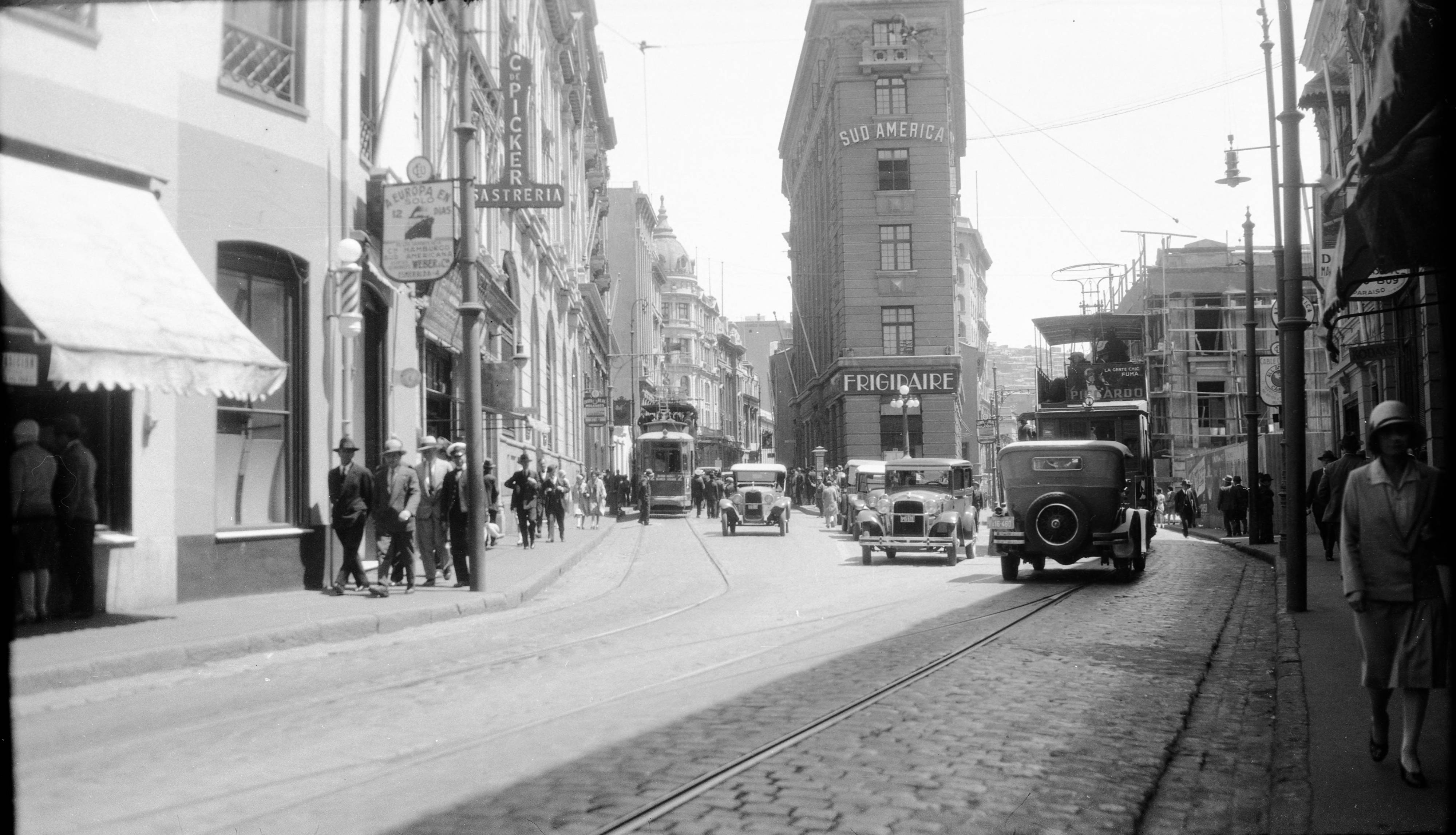 Reloj Turri en Calle Esmeralda, Valparaíso, 1930