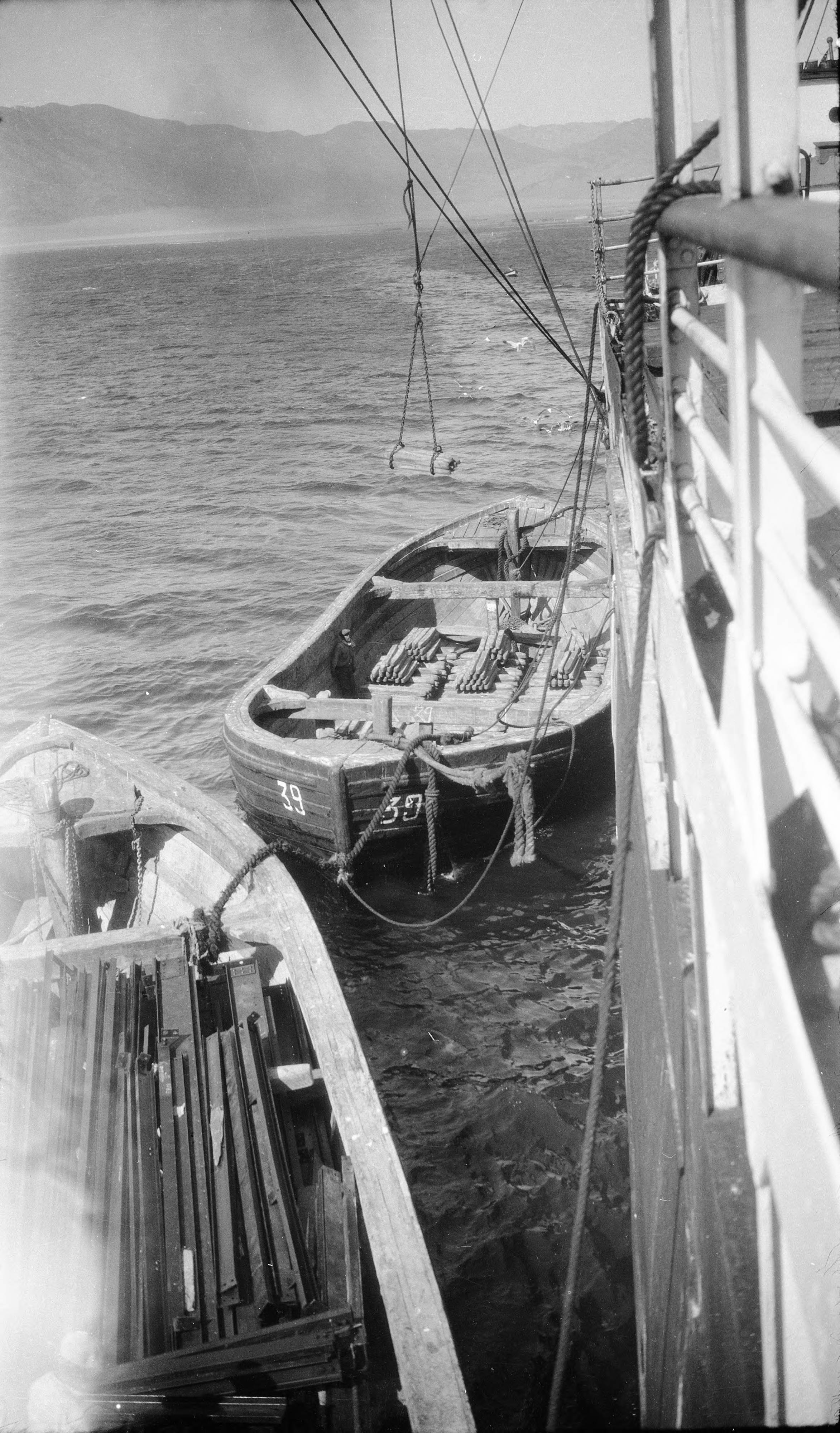 Botes y barcos con carga de cobre, Chañaral, 1930
