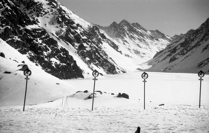 Laguna del Inca congelada, 1963