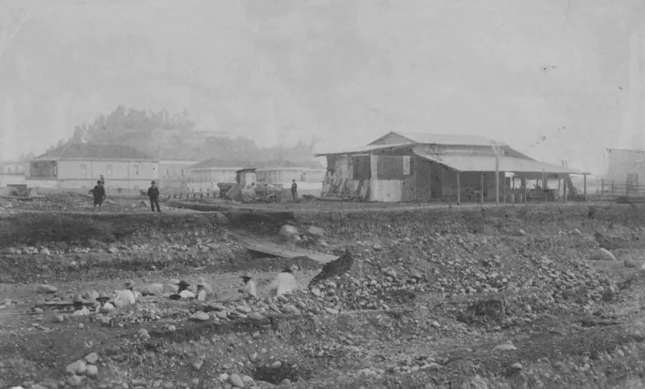 Canalización Río Mapocho a fines de 1880' s.