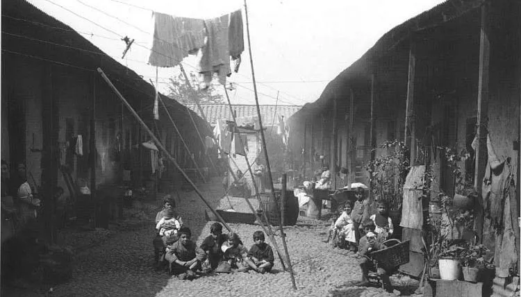 Conventillo en 1920, Santiago.