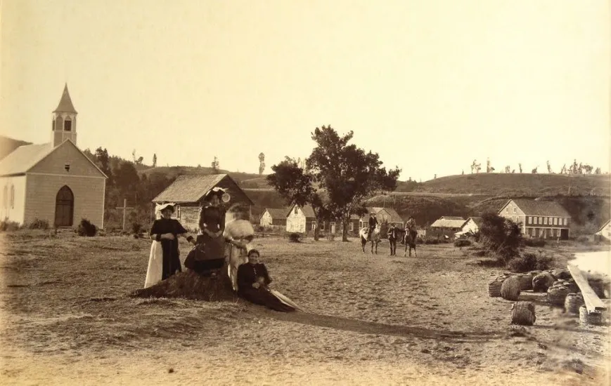 Damas de Puerto Varas en 1893.