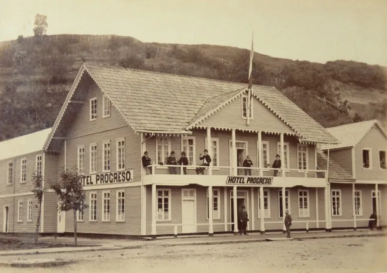 Hotel Progreso, Puerto Montt, 1893.