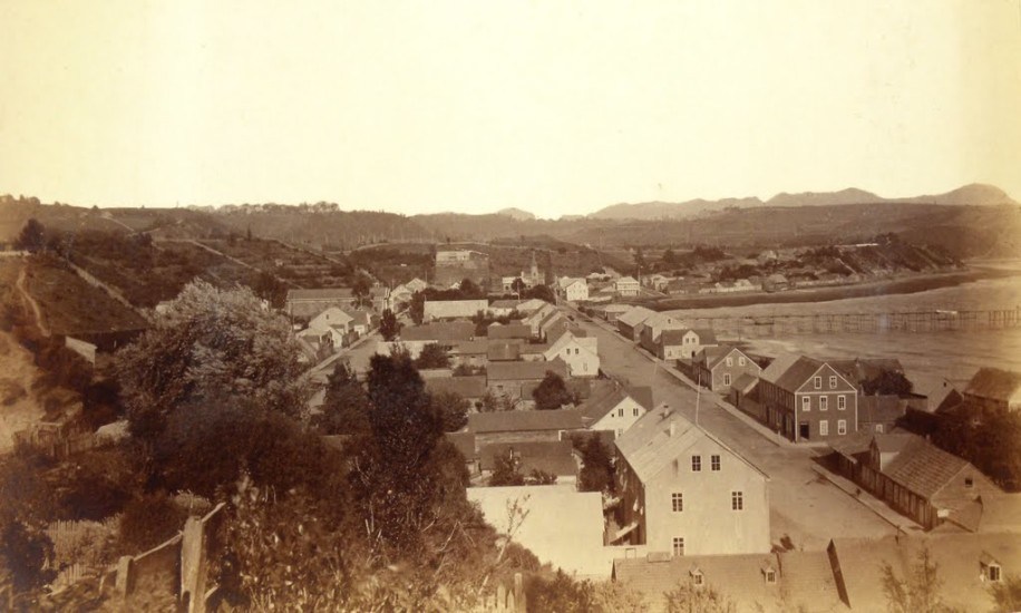 Puerto Montt desde los altos de Pückle, 1893.