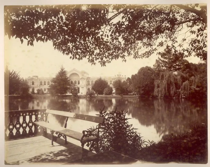 Museo Nacional de Historia Natural en la Quinta Normal y la Laguna, circa 1890