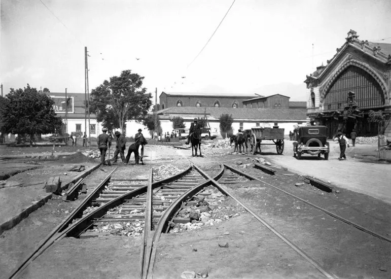 Instalación de vías en Baquedano, 1927