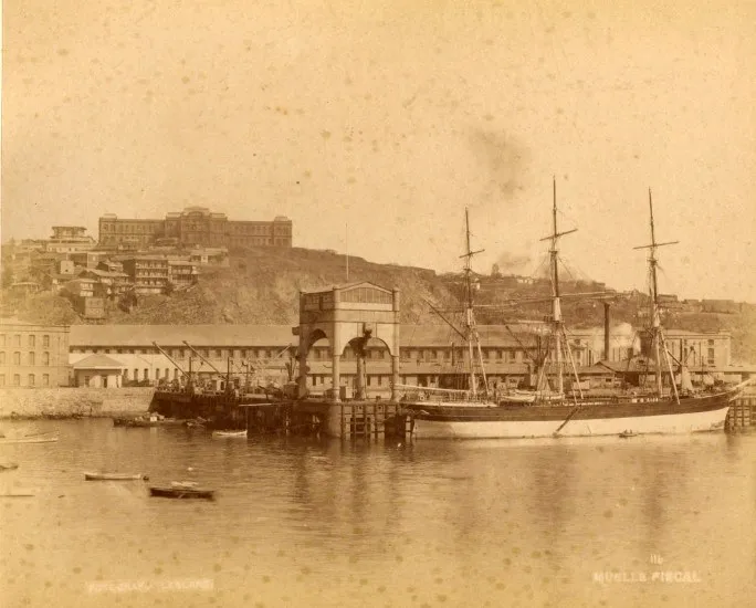 Muelle Fiscal de Valparaíso en 1888