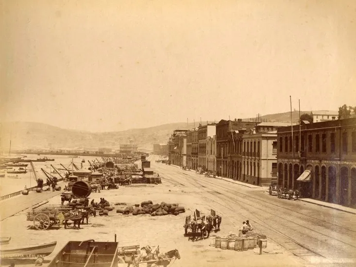 Borde portuario de Valparaíso en 1888
