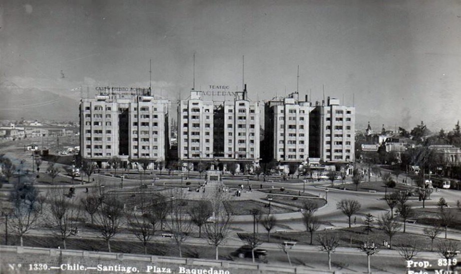 Plaza Baquedano en 1945