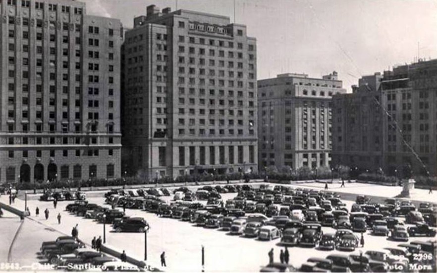 Así era la Plaza de la Constitución frente a La Moneda, en 1949