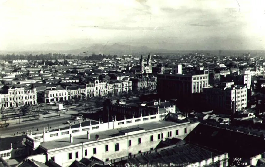 Desde el Palacio de La Moneda hacia la Alameda en los 30s