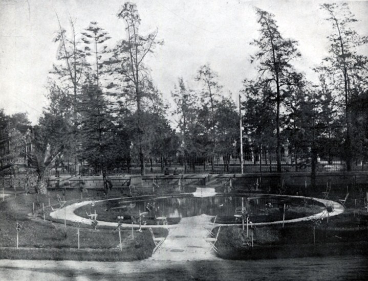 Jardines exteriores del Palacio Concha Cazzotte 1912