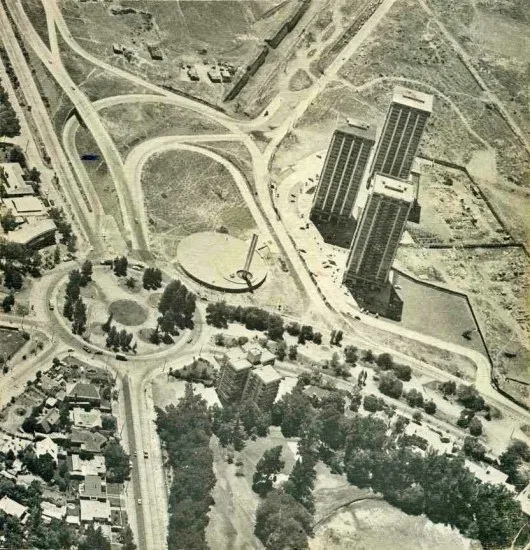 Rotonda Kennedy con Vespucio desde el aire, en 1975
