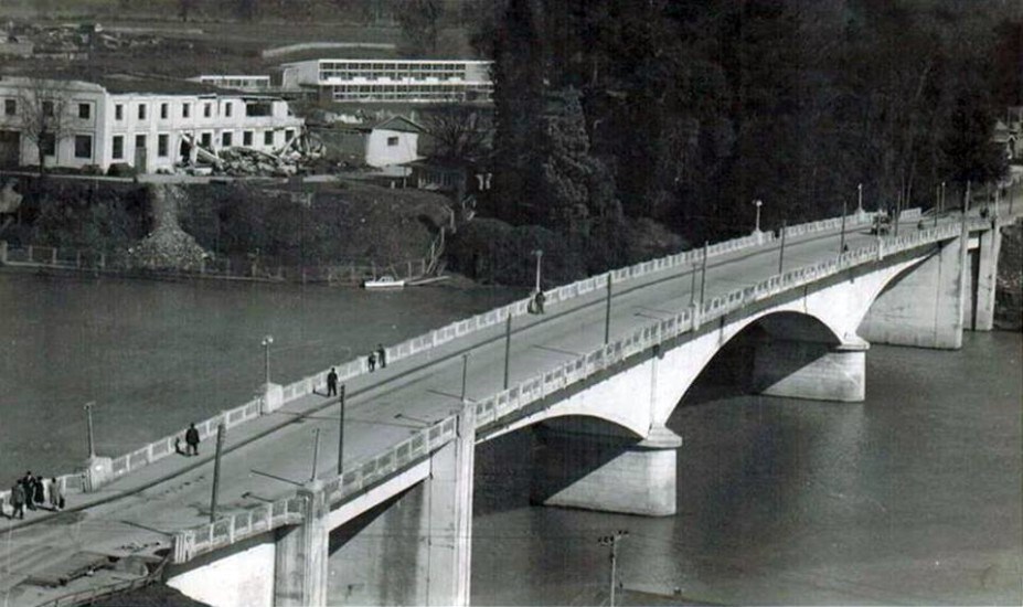 Puente Pedro de Valdivia de Valdivia en 1960
