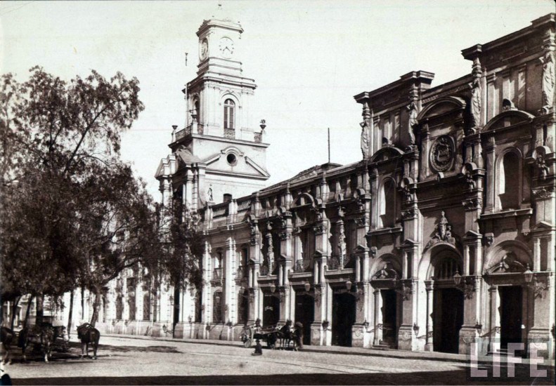 Plaza de Armas de Santiago, Museo Historico y ex carcel en 1890