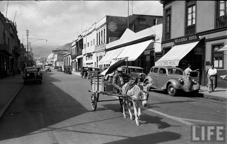 Calle, Latorre al llegar a Prat, Antofagasta, de 1950