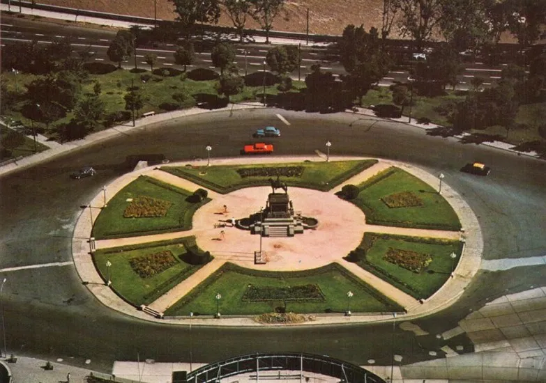 Plaza Baquedano en 1980