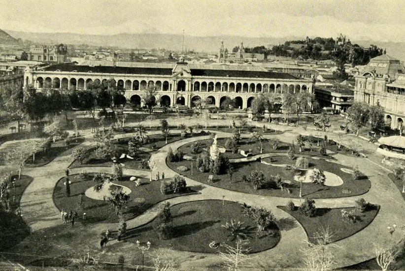 Plaza de Armas de Santiago en 1890