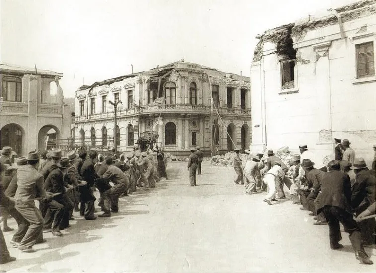 Demolición del edificio del Banco de Chile en Concepción en 1939