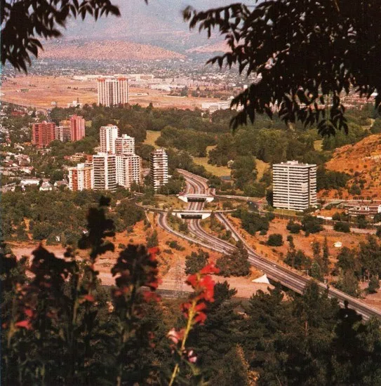 La Rotonda Pérez Zújovic, Santiago en 1980