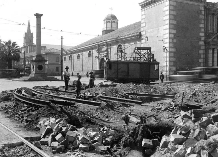 Alameda de Santiago, instalación de rieles en 1928