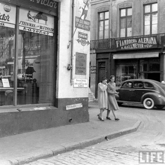 Calle Almirante Martínez esquina Esmeralda de Valparaíso en 1941