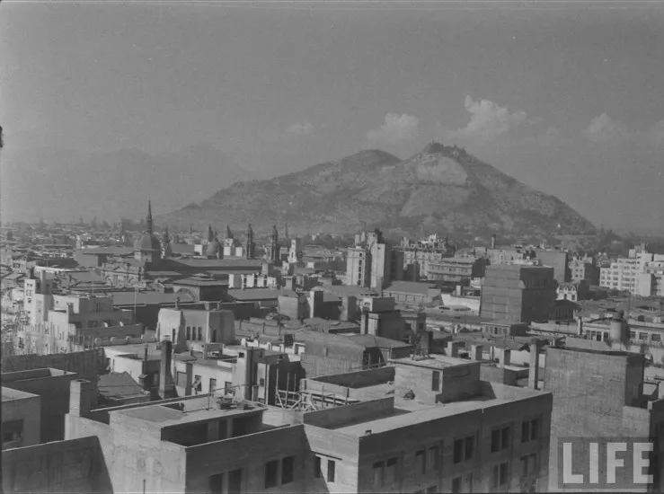 Vista hacia la Plaza de Armas y Cerro San cristobal 1941