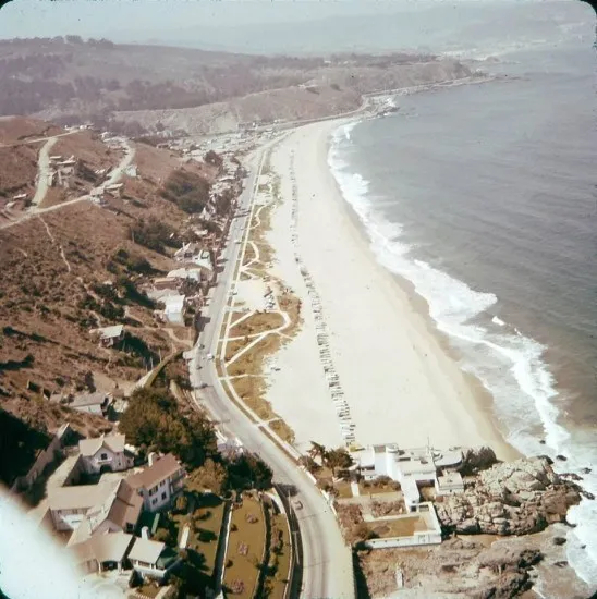 Playa de Reñaca desde el aire en 1960