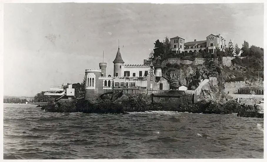 Vista desde el mar al borde costero de Viña del Mar en los ’40s