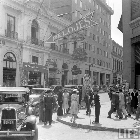 Huerfanos con bandera 1941