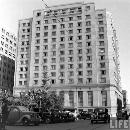 Hotel Carrera en el Barrio Cívico de Santiago en el año 1941.