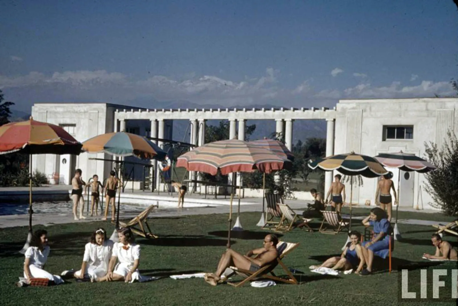 Veraneantes en Club de Golf Los Leones en el año 1941.