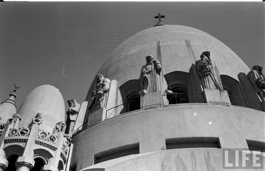 La obra de Lily Garafulic en la Basílica de Lourdes en el año 1946