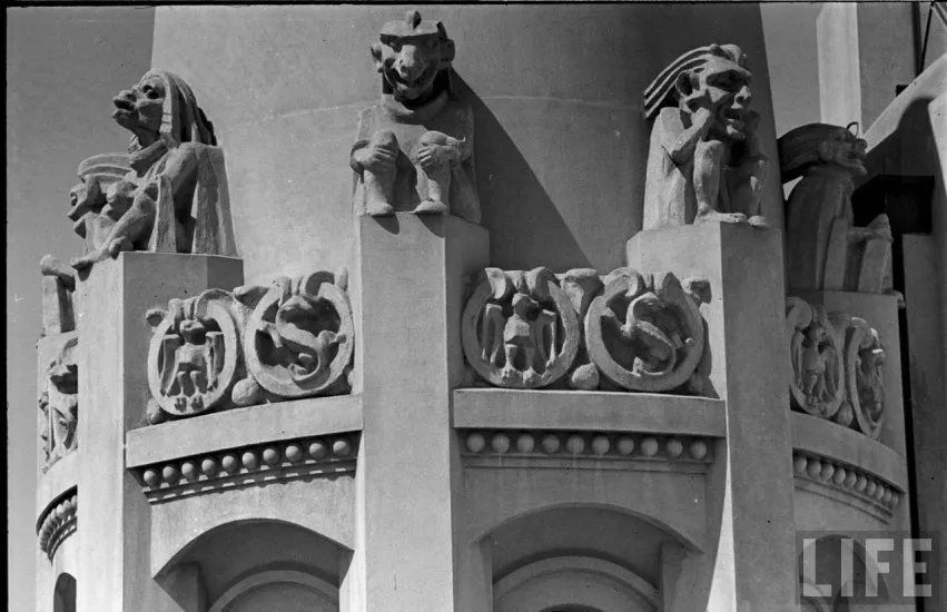 Cúpula menor de la Basílica de Lourdes en el año 1946