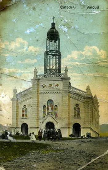 Construcción de la Torre de la Catedral de Ancud en el año 1905