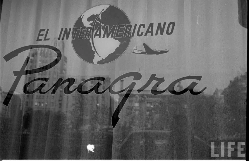 Línea Aérea Panagra en Plaza de la Constitución en el año 1950