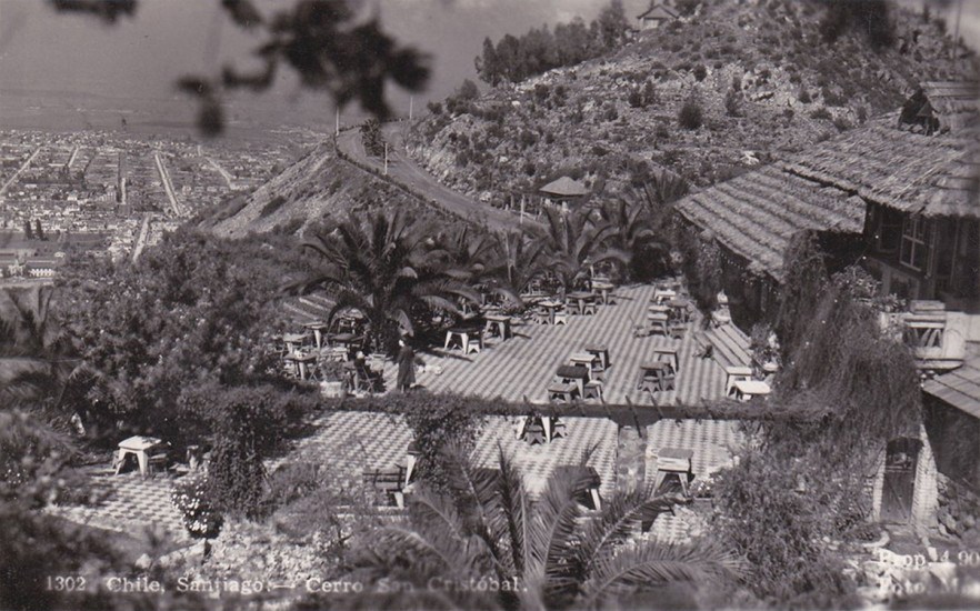 Terrazas del Cerro San Cristóbal en la década de 1950.