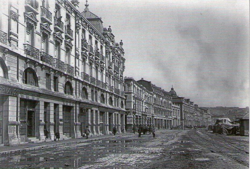 Avenida Errázuriz de Valparaíso en el año 1900.