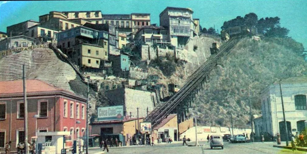 Cerro y Ascensor Artillería, entre 1950 y 1960s.